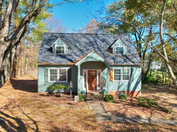 2517 Larkspur Dr, Johnson City, TN 37604