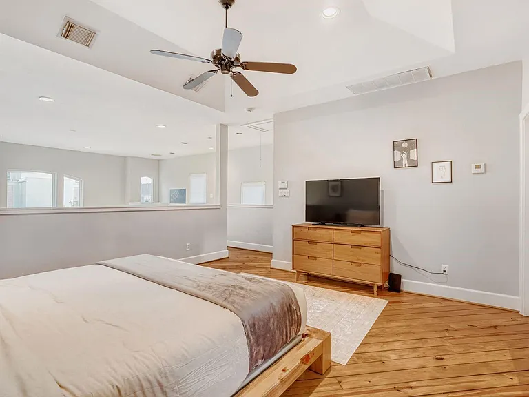 903 Hartman St — Photo 22
