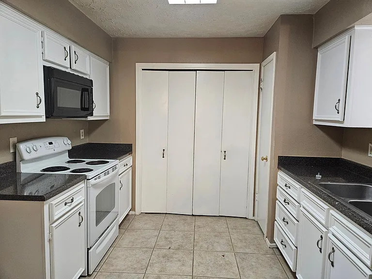 20126 Chipplegate Ln — Photo 3