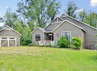 4 Orchard Ln, Buchanan, MI 49107