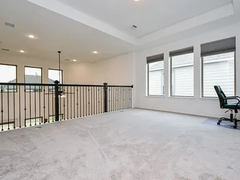 10423 Mira Terace Trl — Photo 17