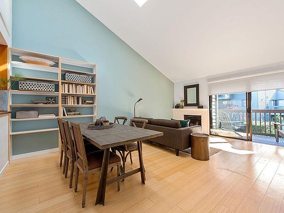 4th image of 102 Cypress Pl