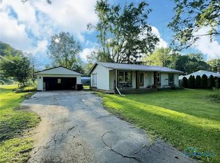 4017 Forest Ln, Swanton, OH 43558