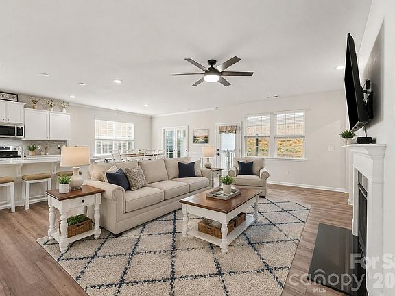 3rd image of 2971 Findley Rd
