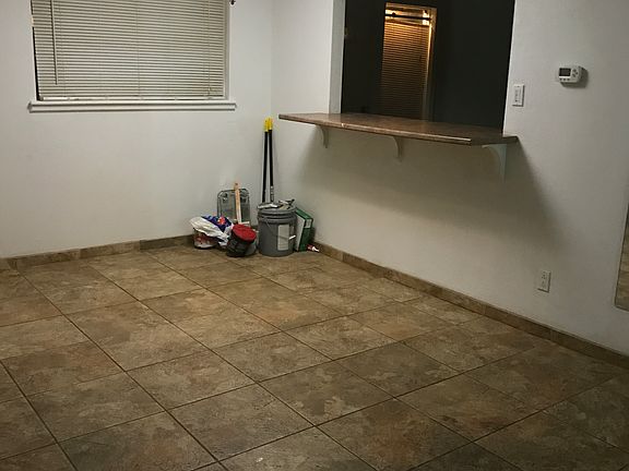 4th image of 1105 Melrose St