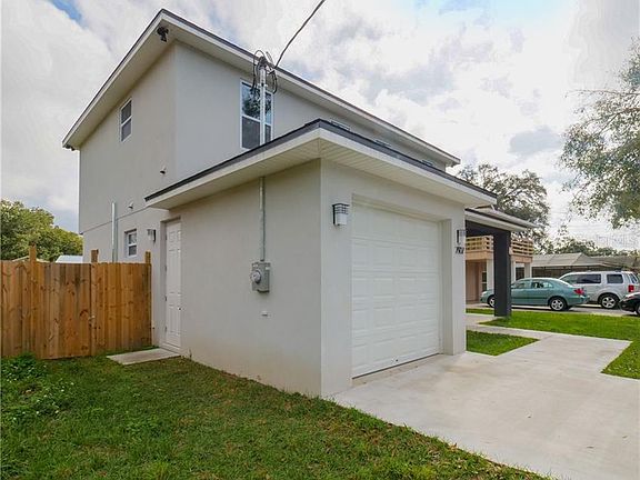 4th image of 7907 N Packwood Ave