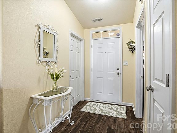 3rd image of 6714 Wicked Oak Ln