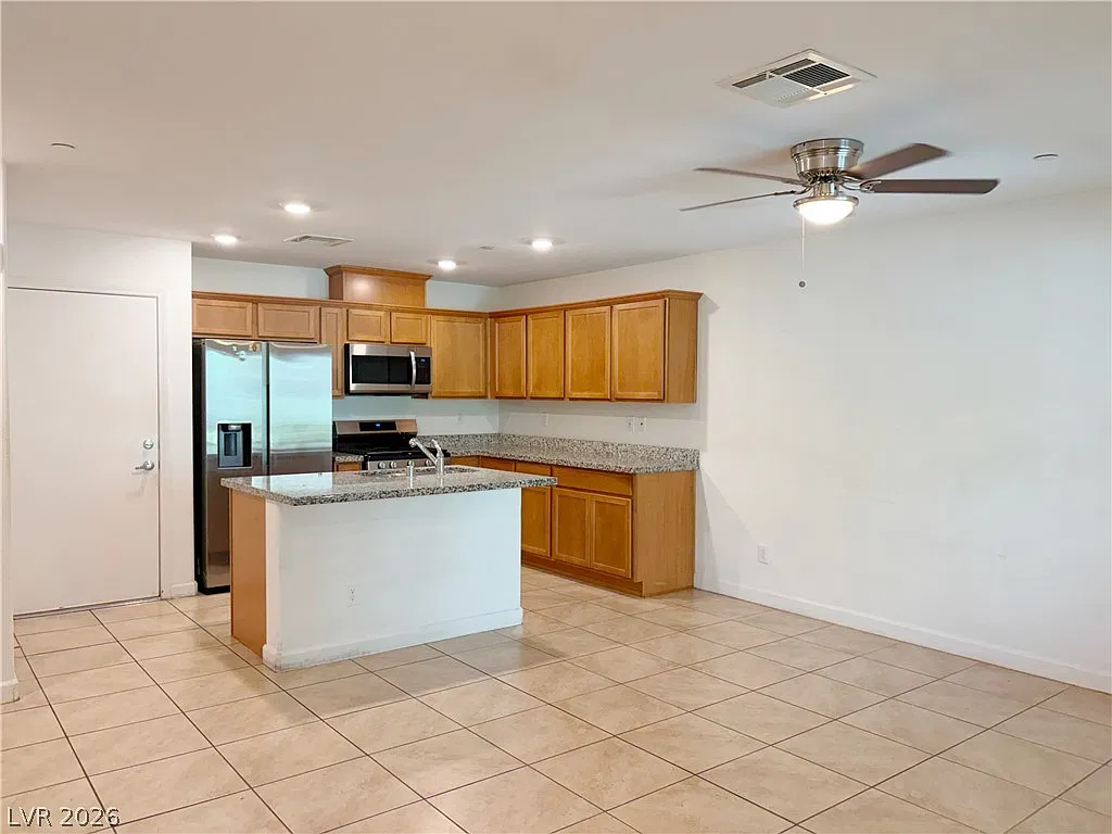 3 bed, 2.5 bath, 1156 sqft, $1,750 — Photo 4