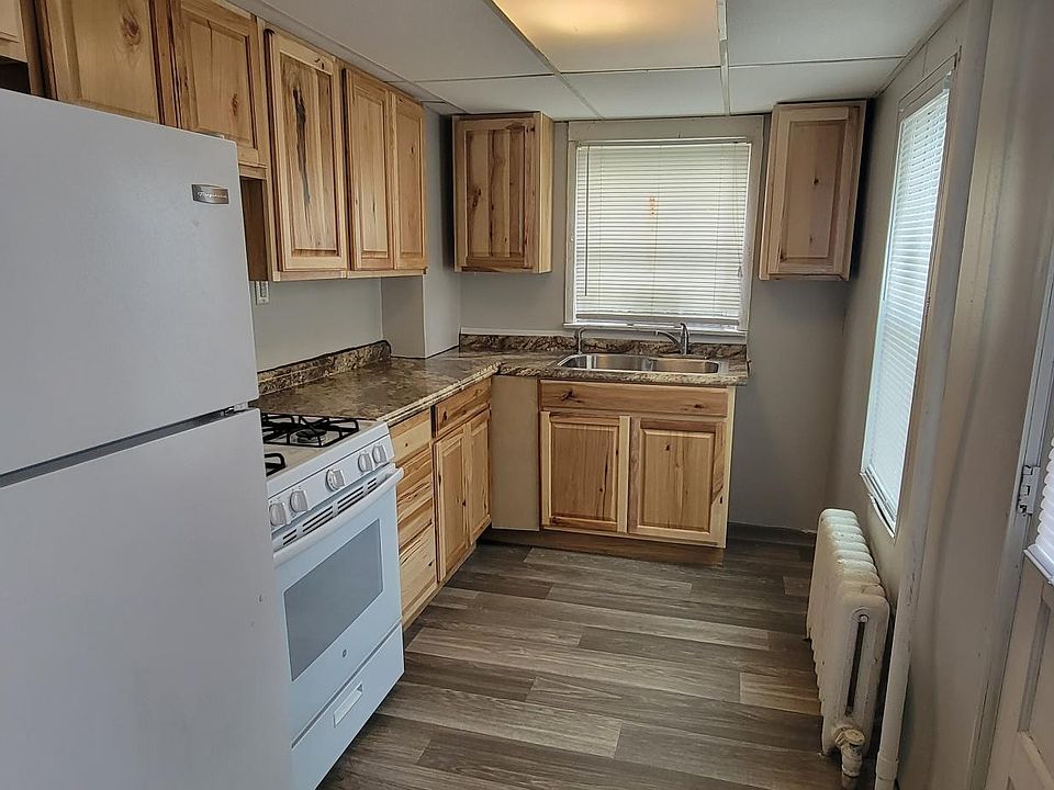 1st image of 110 Price St