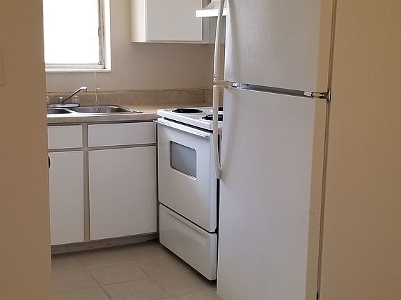 4th image of 1125 E Ramona Ave #4