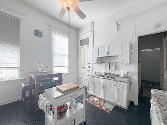 3rd image of 3035 N Southport Ave #F2