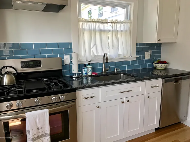 515 Jefferson Ave — Photo 9