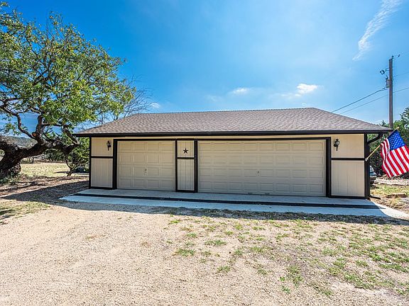 3rd image of 540 NE Stoney Brook Rd