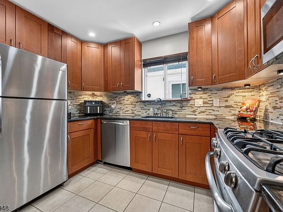 5th image of 301 Saddle Ct