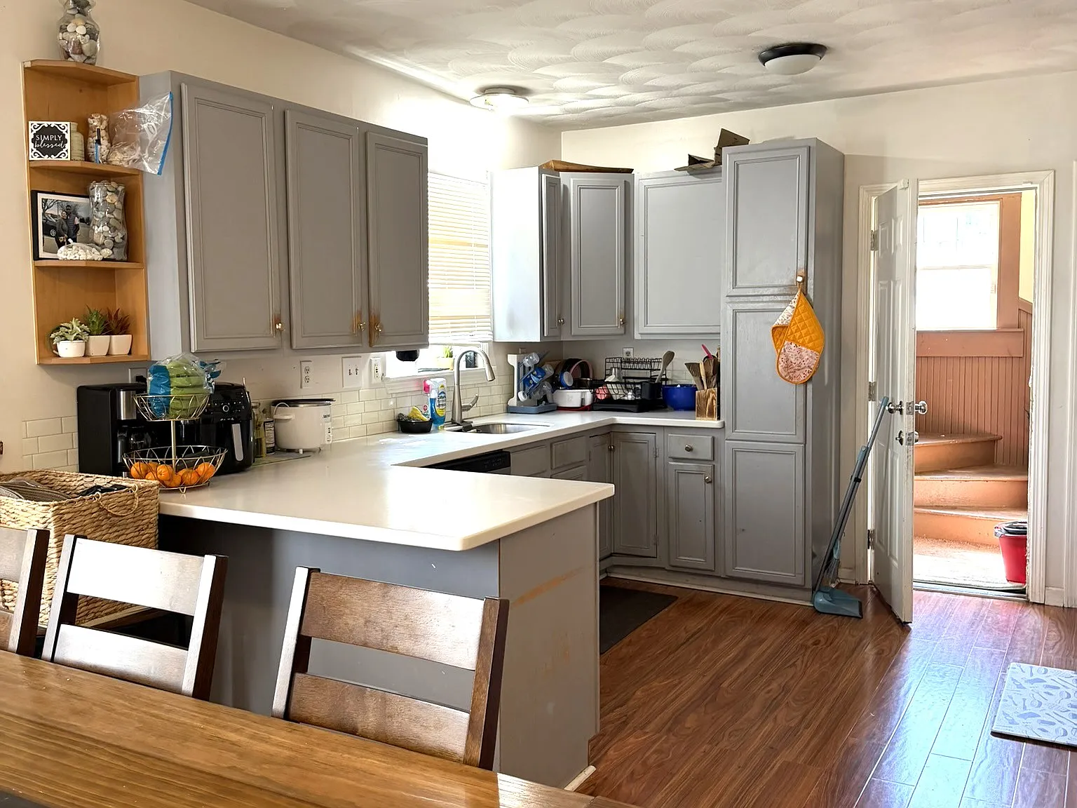 3 bed, 1.5 bath, 1250 sqft, $2,500 — Photo 3