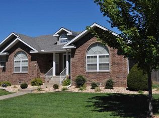 104 W Sycamore St, Monett, MO 65708