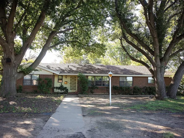 1400 Oak Hills Dr, Graham, TX 76450