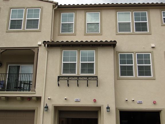 3rd image of 1042 Victories Loop #Townhome
