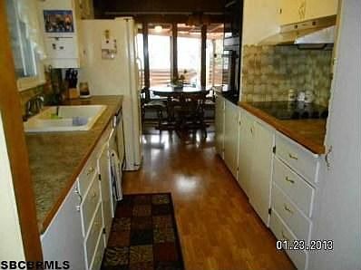 3rd image of 941 Avenue B