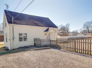 112 E Plum St, Brighton, IL 62012