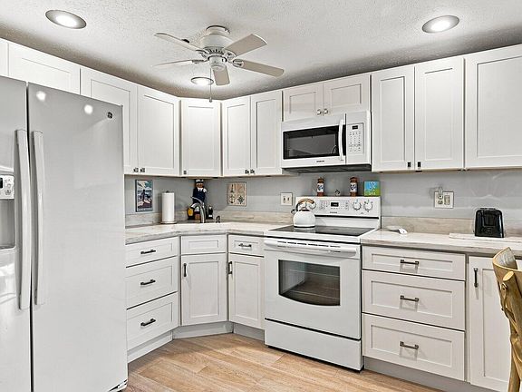 5th image of 1801 Post Road N #161