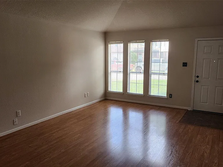 12311 Carriage Oak Cir — Photo 6