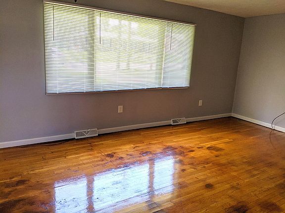 3rd image of 108 Sherwood Dr