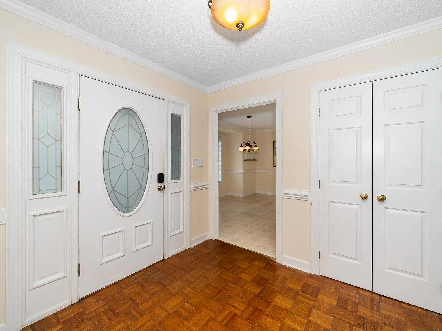 3 bed, 3.0 bath, 2504 sqft, $2,800 — Photo 3