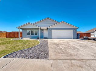 6302 Rocket Ln, Pasco, WA 99301