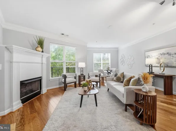 501 Hungerford Dr APT 360, Rockville, MD 20850