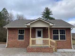 7 Duggins Dr, Crossville, TN 38555