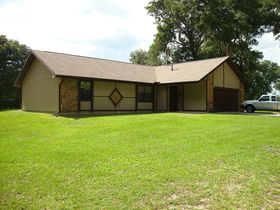 1st image of 940 NW 100th Ave