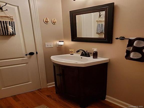5th image of 15729 Mayberry Place Ln