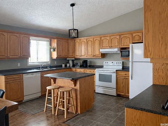 5th image of 203 3rd AVENUE E