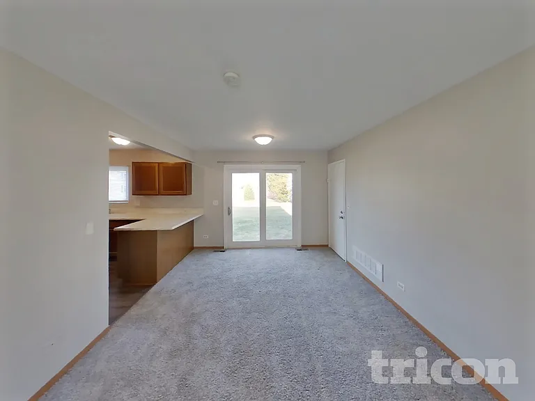 1331 Fairfield Ct — Photo 4