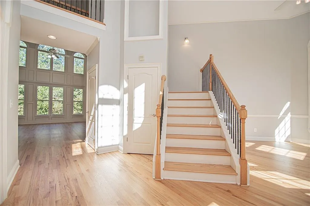4 bed, 3.0 bath, 2872 sqft, $4,500 — Photo 4
