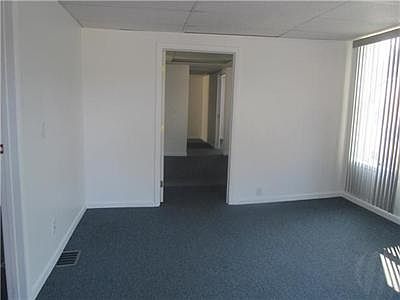 3rd image of 27 North Ave