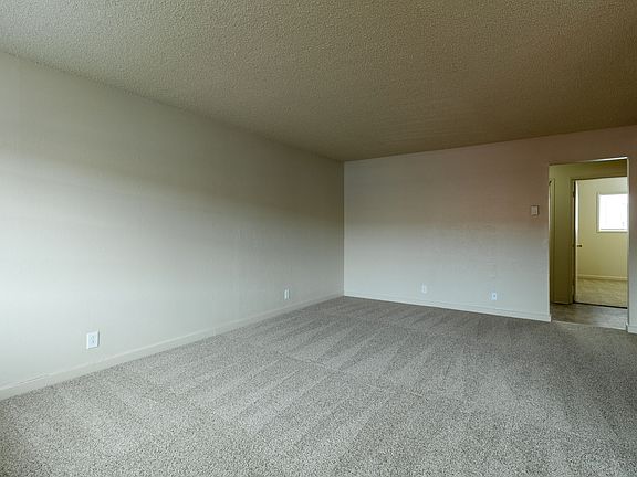 3rd image of 1004 NE 86th St