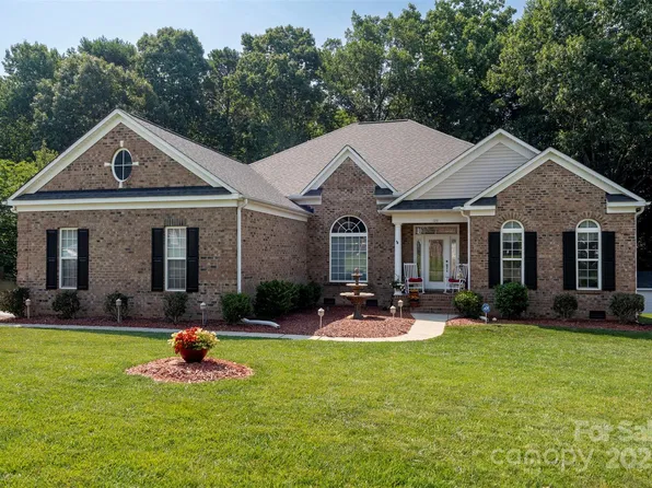 126 Doyle Farm Ln, Mooresville, NC 28115