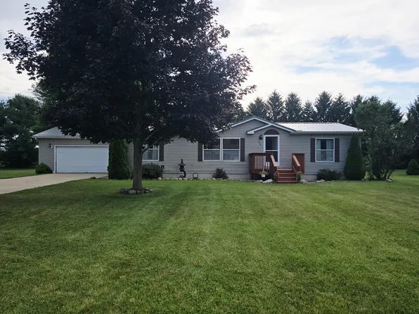 274 Pioneer St, Mendon, MI 49072