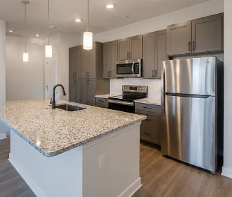 1 bed, 1.0 bath, 700 sqft, $990 — Photo 1