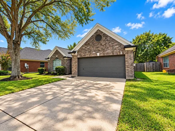 2922 Veva Dr, Pearland, TX 77584