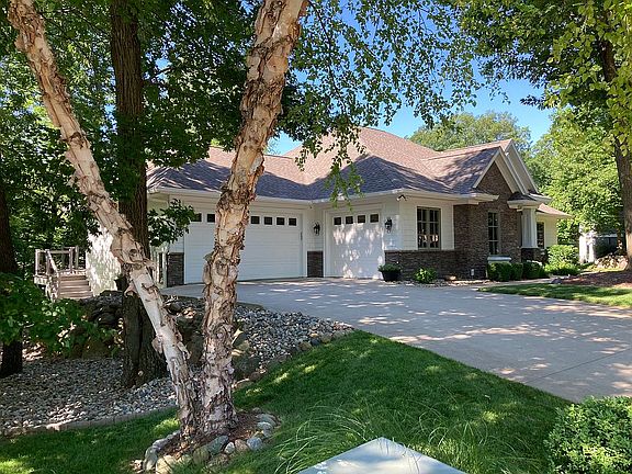 2nd image of 1106 Oakwood Dr