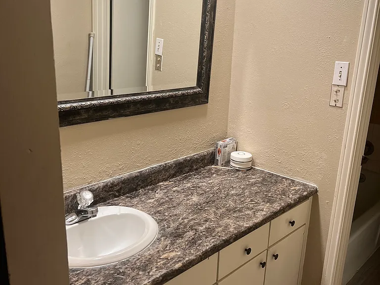 2234 Irwin St — Photo 6