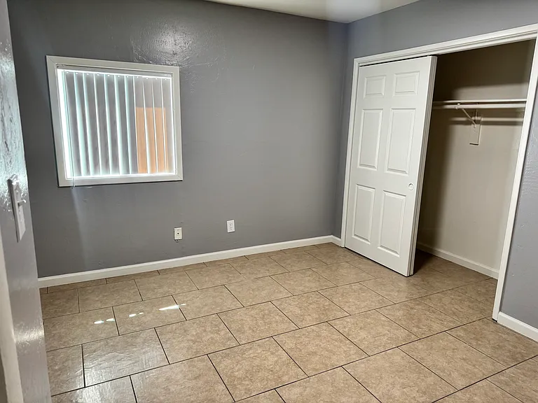 115 W Hill Dr #11 — Photo 20