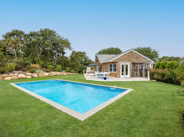 27 S Fulton St, Montauk, NY 11954