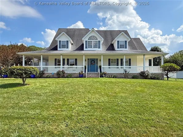 158 Lock Ln, Alum Creek, WV 25003