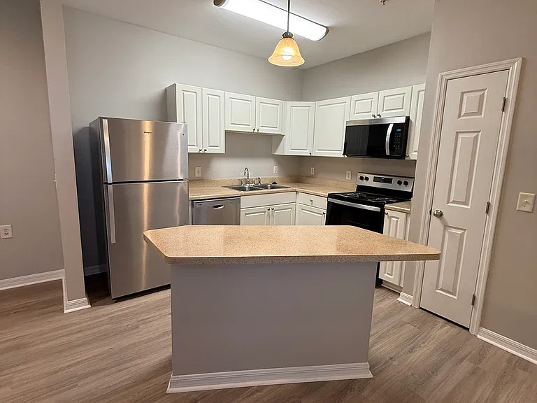 1610 Raena Dr #311 — Photo 5