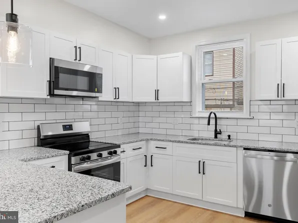2151 E Stella St, Philadelphia, PA 19134