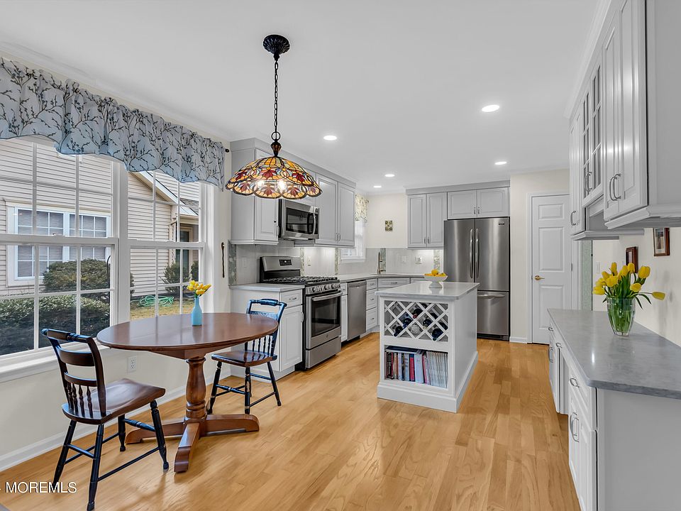 1st image of 2490 Woodbine Lane